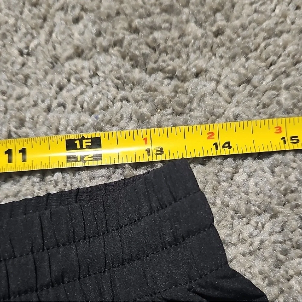 NWOT - Gymshark woman’s Black Athletic Shorts size small - Picture 5 of 12